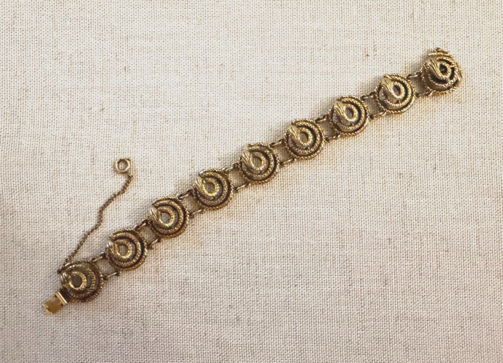 Vtg ART Arthur Pepper Gold Tone Coiled Snake Link Bracelet